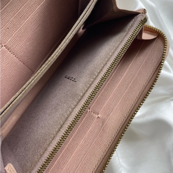 Fendi Logo Texture Grained Leather Zip Around Wallet - Picture 9 of 10